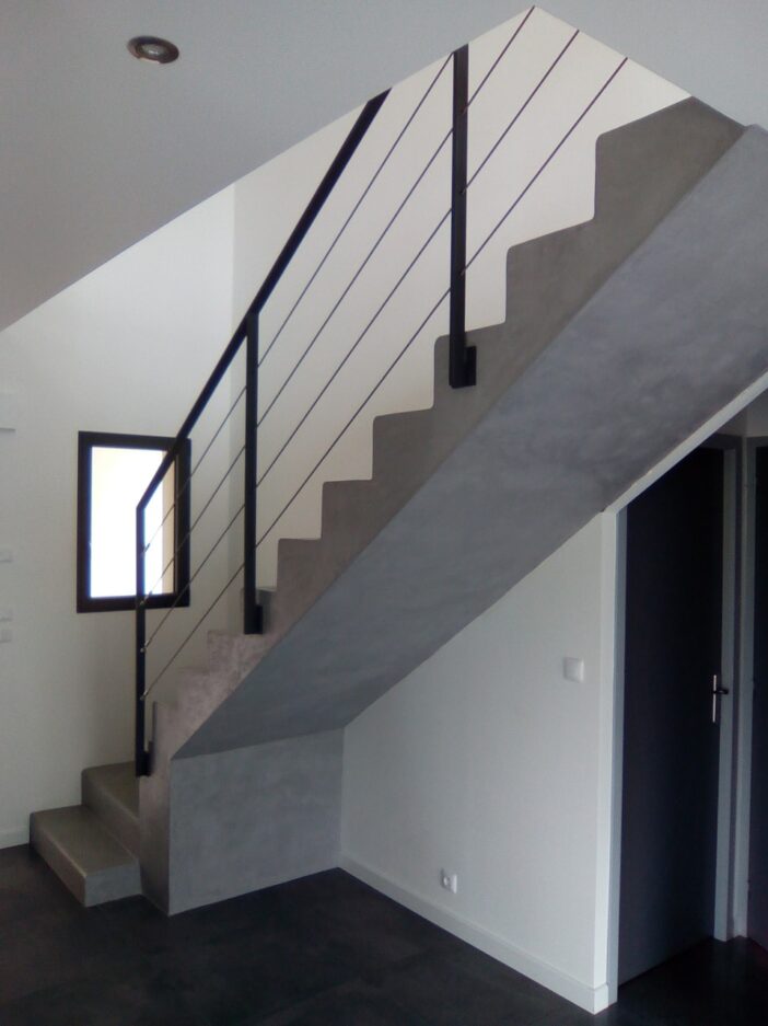 garde-corps escalier beton