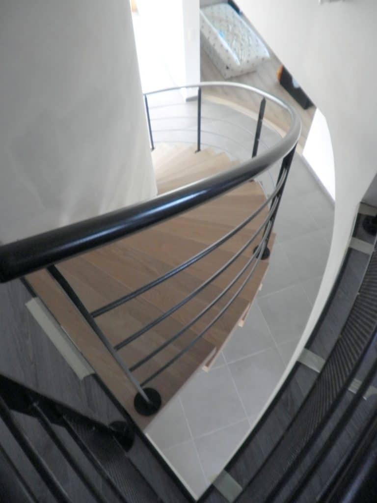 Escalier Suspendu Bois et Acier