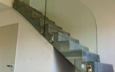escalier sur mesure avec garde corp en verre a rouen