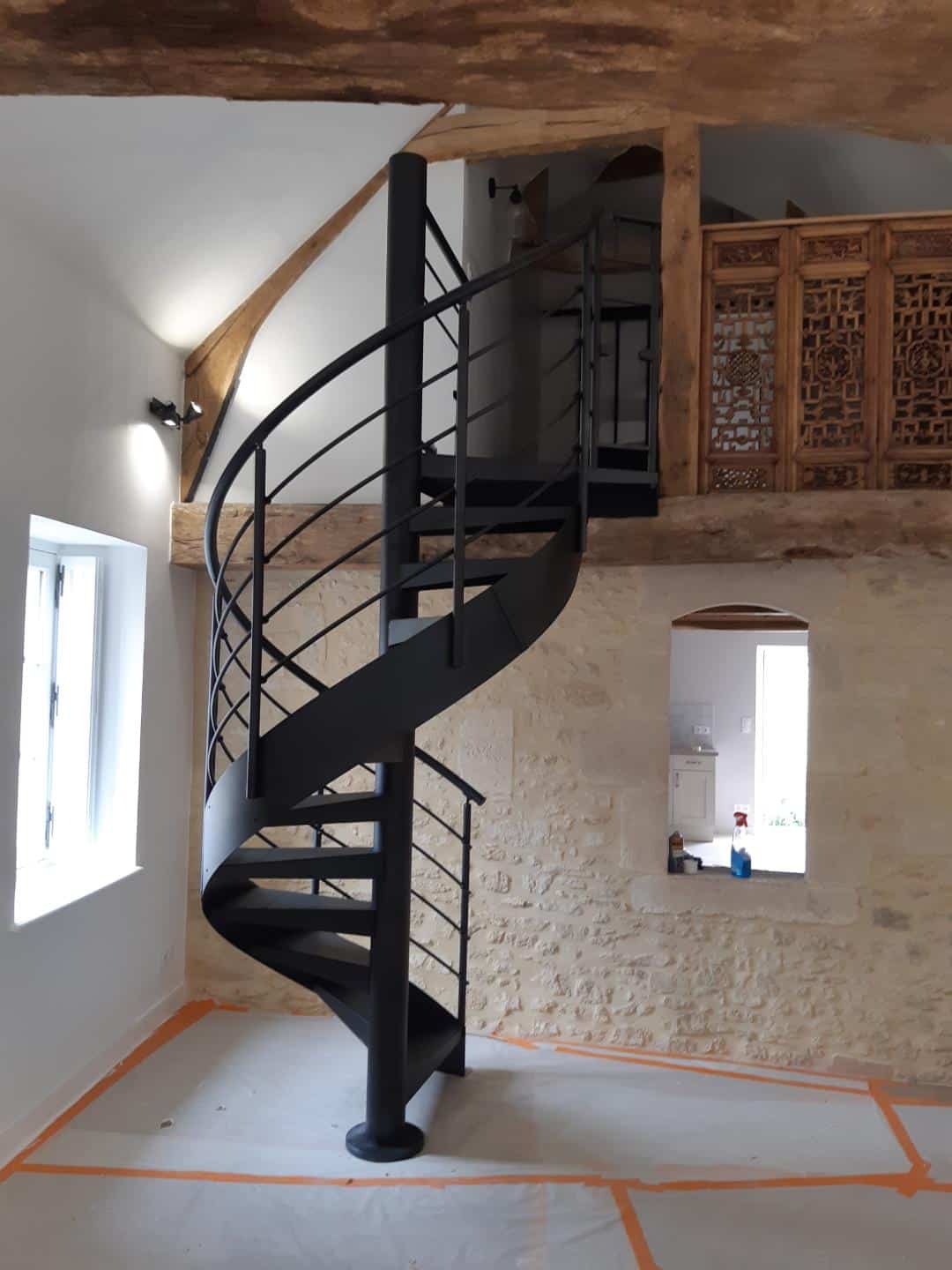 escalier-helicoidal-50-acier-1 Escalier hélicoidal en acier en Normandie