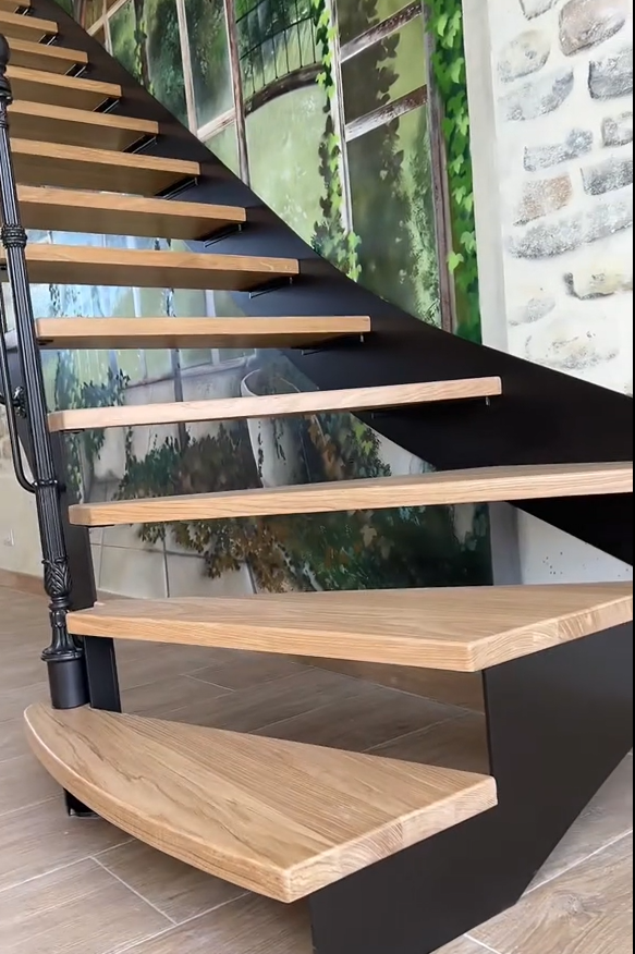 -img-video-escalier-bistrot-saint-lo